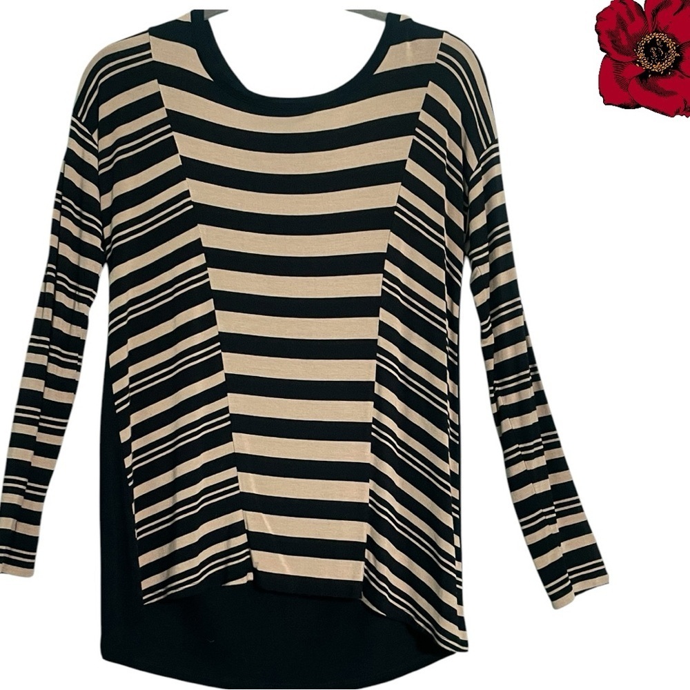 Cable& Guage top/tunic sizeS black and tan color long dolman style sleeve Hi/lo